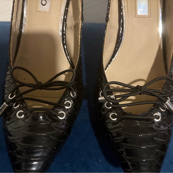 Elegant Black Women's Shoes - Picture 2 of 6